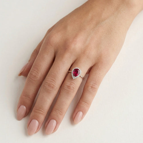 Bague pour femmes en rubis royal et zircone cubique