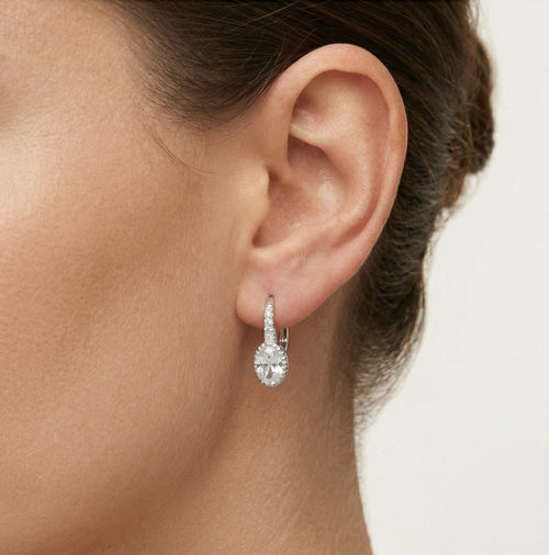 Pendientes pequeños de gota ovalada