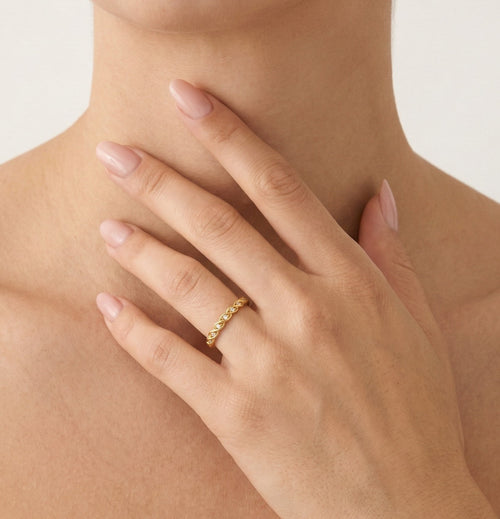 Gedrehter Ring aus Gelbgold mit Zirkonia