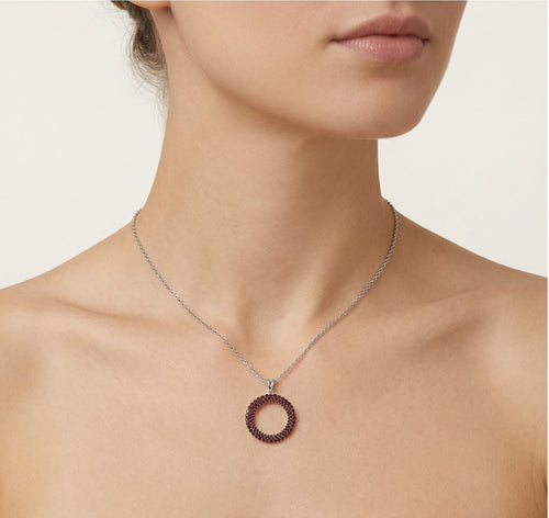 Přívěsek s otevřeným kruhem s granáty