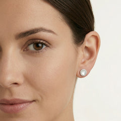 Stříbrné kulaté náušnice s perlou