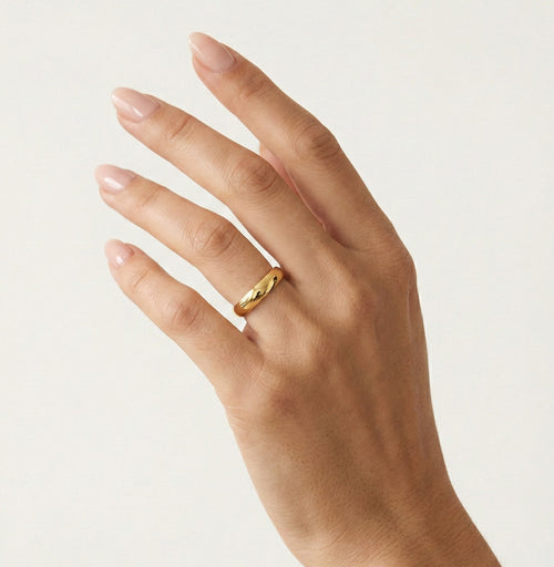 Eleganter Gelbgold-Ehering