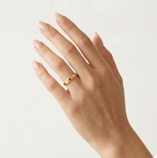 Eleganter Hochzeitsring aus Gelbgold