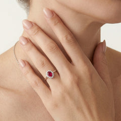 Sterlingsilber-Halo-Ring mit Rubin