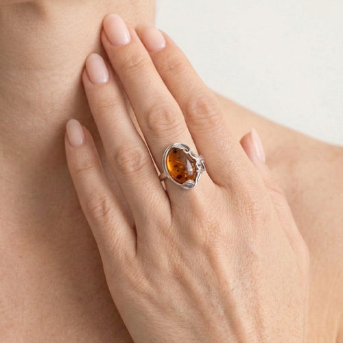 Chráněný prsten jantarem