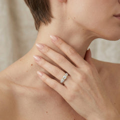 Eleganter Gelbgold-Diamant-Verlobungsring