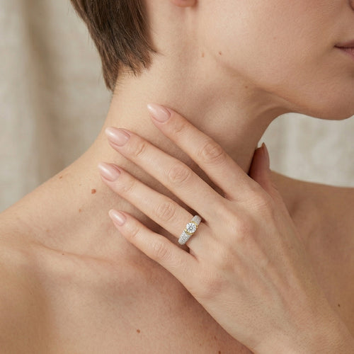 Eleganter Gelbgold-Diamant-Verlobungsring