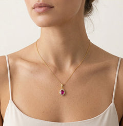 Pendentif en or avec rubis ovale