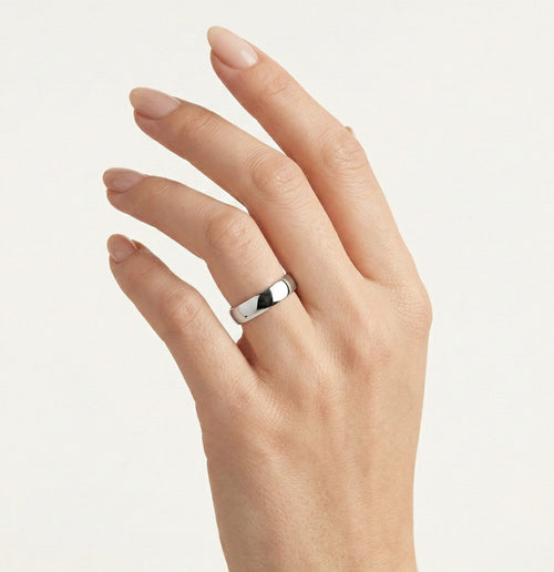 Klassischer breiter Weißgold-Ehering