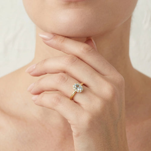 Prsten s modrým topazem ve žlutém zlatě