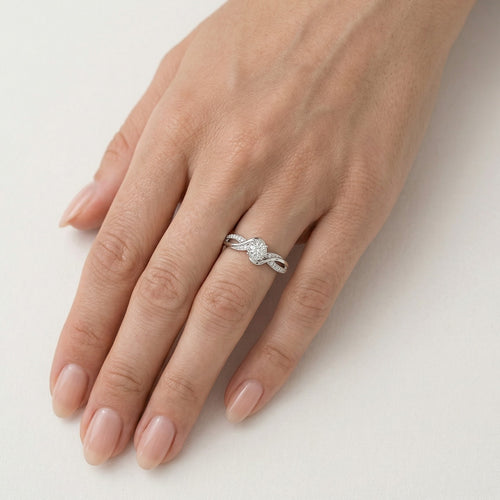 Zářivý zásnubní prsten s diamantem z bílého zlata