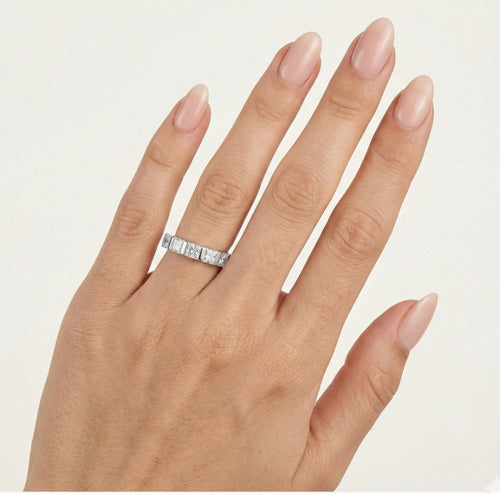 Dámský třpytivý stříbrný snubní prsten