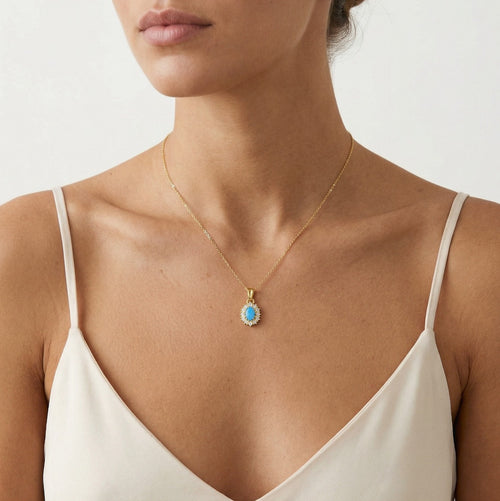 Royaler Gold-Pendant mit blauem Opal
