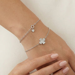 Bracelet chaîne en argent avec feuille de trèfle