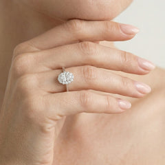 Prsten s oválným broušeným kubickým zirkonem z bílého zlata