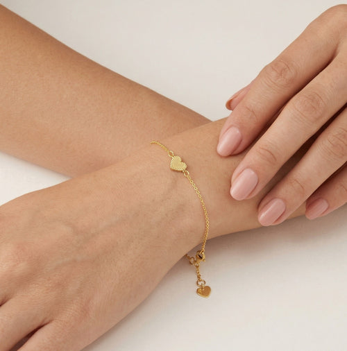 Pulsera simple de corazón en oro
