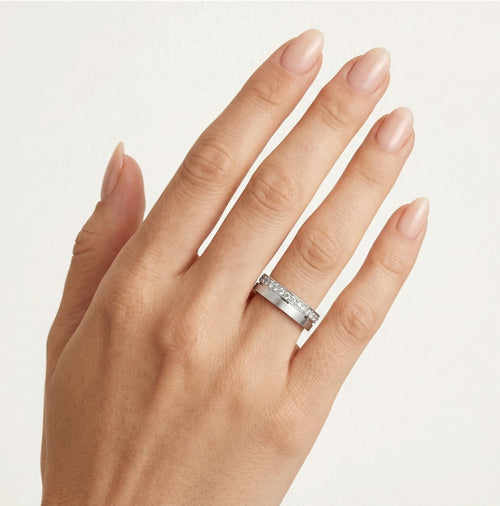 Poloviční leštěný a matný zlatý snubní prsten