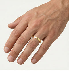 Široký snubní prsten ze žlutého zlata