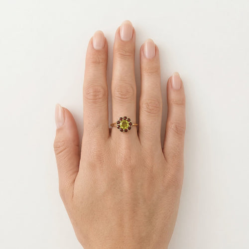 Anillo floral para mujer con moldavita y granate