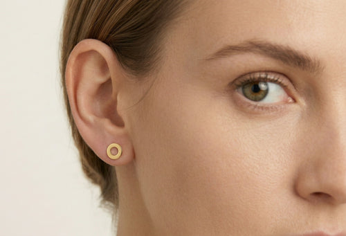 Full circle stud earrings