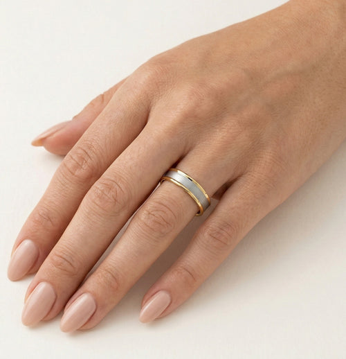 Eleganter zweifarbiger Gold-Ehering