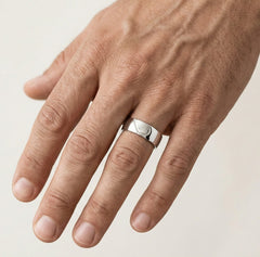 Silné snubní prsteny z bílého zlata