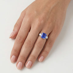 Sterlingsilberring mit Prinzessschliff-Saphir