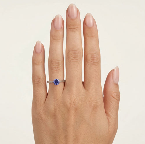 Jemný prsten z bílého zlata s kulatým tanzanitem