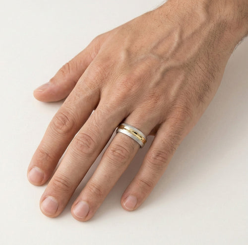 Bicolor-Trauring aus Gold in runder Form