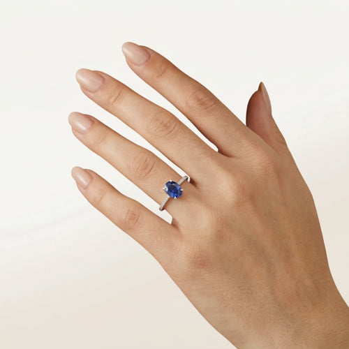 Bague en or blanc avec saphir et diamants