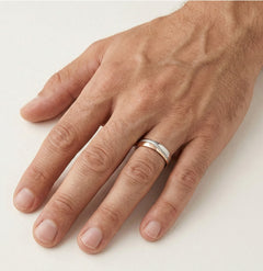 Alliance élégante en or blanc et rose