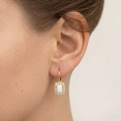 Pendientes rectangulares de ópalo con halo