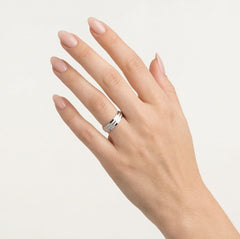 Anillo de boda en oro blanco con acabado dual