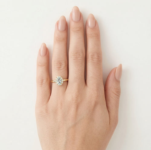 Blauer Topas-Glitzerring aus Gelbgold