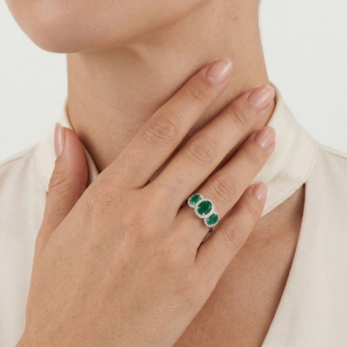 Ring mit drei ovalen Jaden