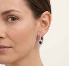 Bílé zlaté visací náušnice s diamanty a safíry