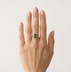 Bague Élégance Zultanite Embrace