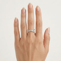 Bague en argent à trois lignes avec zircon cubique