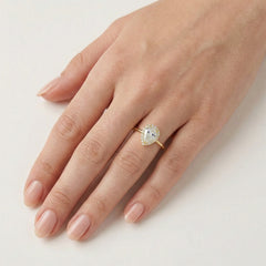 Birnenförmiger Zirkonia-Gelbgold-Ring