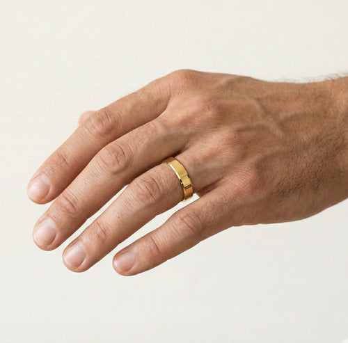 Elegantní snubní prsten ze žlutého zlata