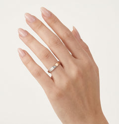 Alianza de boda mitad oro rosa y mitad oro blanco