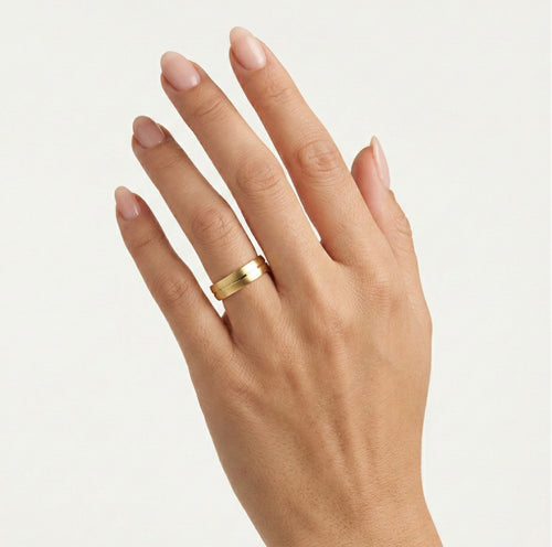 Alliance élégante en or demi-mat