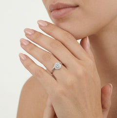 Bague en argent torsadée avec zircon cubique