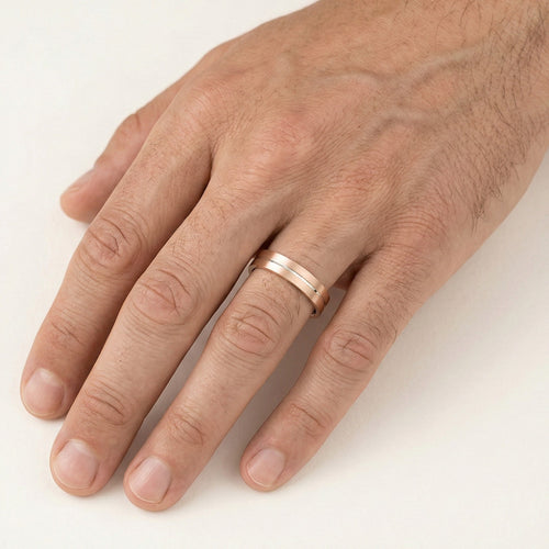 Roségold- und Weißgold-Eheringe