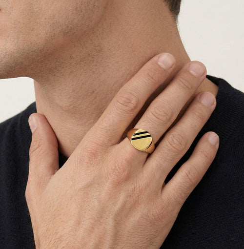 Propracovaný zlatý prsten