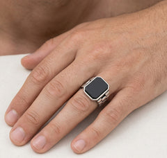 Emerald onyx polished men ring