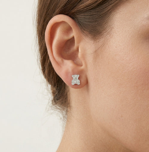Boucles d'oreilles clous en argent sterling en forme d'ours en peluche.