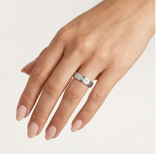 Weißgold-Trauringe mit abgestuften Seiten