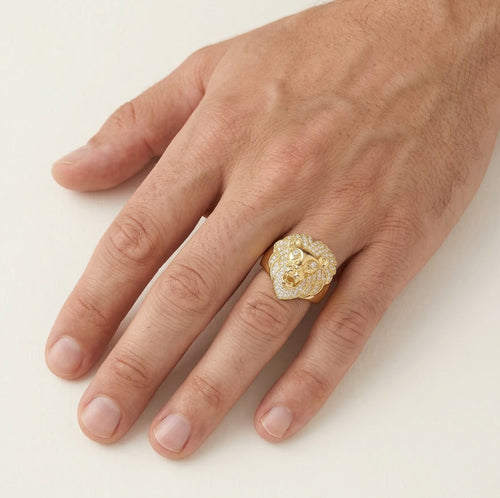 Ring mit Löwenkopf aus Zirkonia und Gold