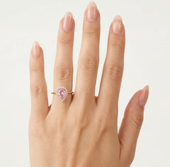 Bague en quartz rose taille poire avec zirconium cubique